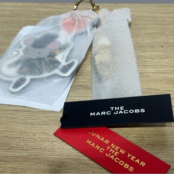 Marc Jacobs Black and Gold Bag charm /Key Holder - Picture 6 of 8